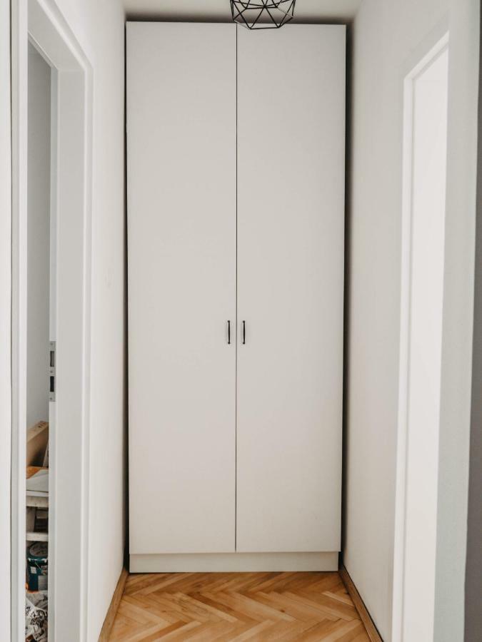 Business And Travel Central Apartment Timisoara Esterno foto